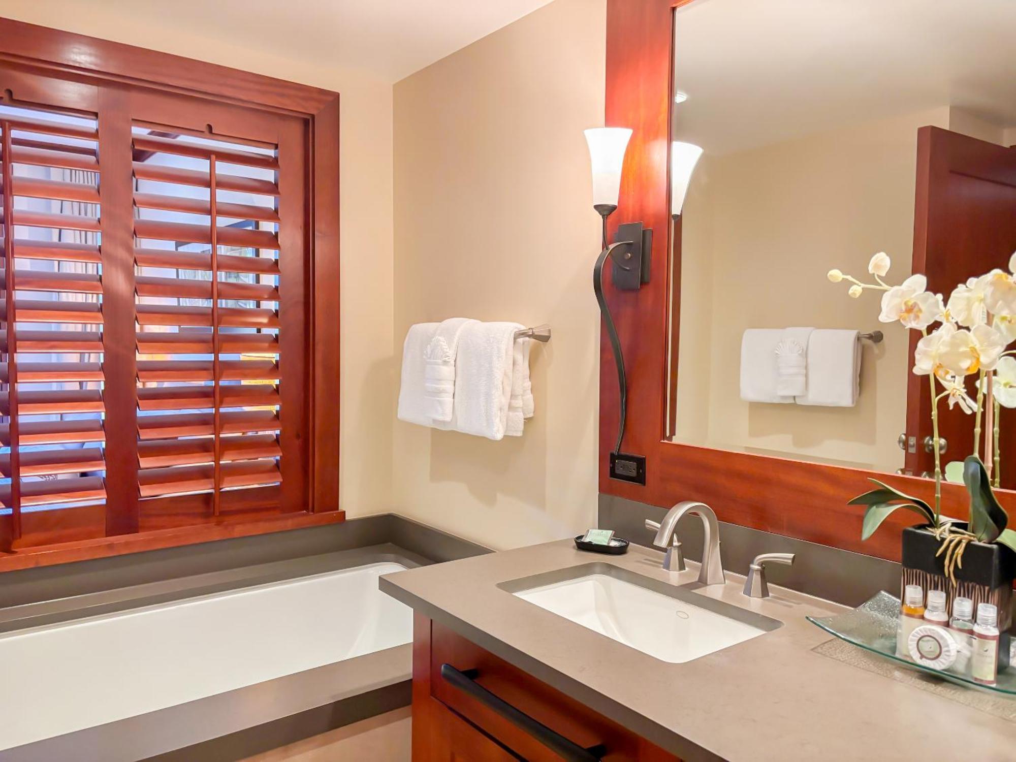 Ko Olina Beach Villas B304 - 3Br Luxury Condo With Stunning Ocean View & 2 Free Parking Kapolei Exterior photo